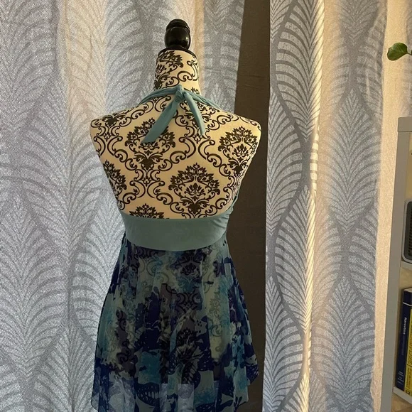 𝖡𝖺𝗍𝗁𝗂𝗇𝗀 𝖲𝗎𝗂𝗍 - Picture 4 of 5